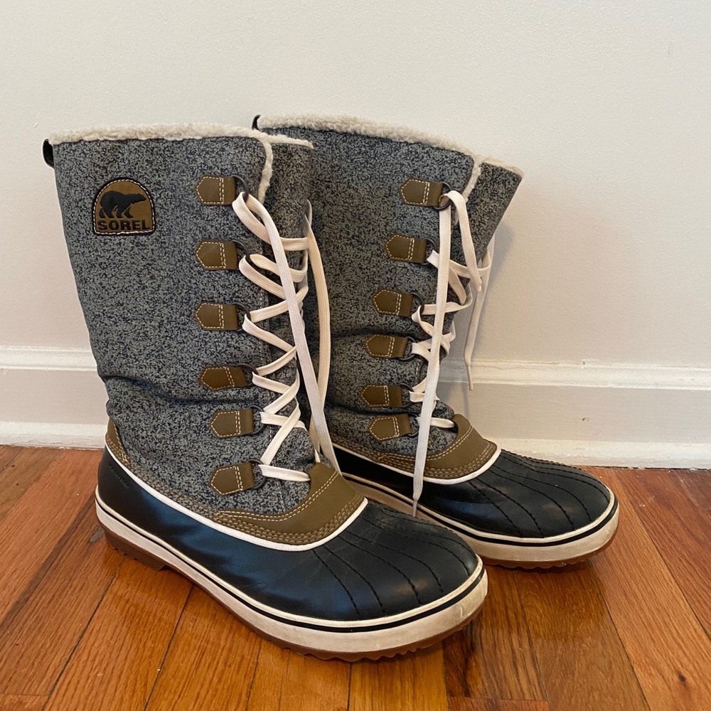 Sorel Size 12 Tall Black & White Boot